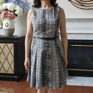 EVA LONGORIA Black and White Printed A-Line Knee Length Dress - Sz 2